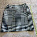 White House | Black Market Printed skirt size 6 Photo 3