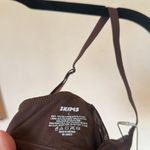 SKIMS  Fits Everybody Crossover Bralette‎ cocoa size L NWT Photo 3