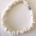 None Beautiful shell bracelet NWOT. Photo 0