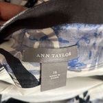 Ann Taylor Anne Taylor lightweight summer skirt with pockets. Photo 1
