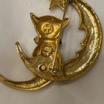 CAT AND MOON BROOCH WITH SMALL RHINESTONES GOLD TONED SHINY MOON MATTE CAT Photo 7