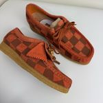Clarks NEW Wallabee Orange Check Suede Loafers Shoes Size 8.5 Photo 0