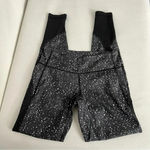 Lululemon Drop It Like It's Hot Tight Size 6 Butterfly Texture Black/White Mesh Photo 1