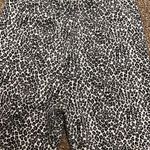 Bill Blass blk/ gray & off wht leopard leggings small. Photo 2