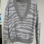 Varley Women's Oversized V-neck Gray/White Tiger Stripe Calvert Sweater, S, EUC Photo 0