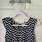 Candie's  Small Black White Sleeveless Chevron‎ Print Keyhole Back Blouse N… Photo 2