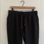 Lululemon On The Fly Jogger in Black Size 8 Photo 4
