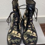 New camouflage combat boots Size 8 Photo 1
