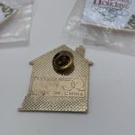 Dept 56 Collectable 1995 Christmas Pin “Home For The Holidays” Rare & New Item White Photo 3