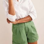Boden Casual 100% Cotton Pleat Front Cuffed Relaxed Fit Shorts Olive Size 14 NWT Green Photo 0