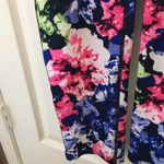 Gap FINAL MARKDOWN Ladies  fit work out capris medium Photo 1