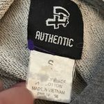 Iowa Hawkeyes Hoodie Perforated Shoulder Panels Drawstring Hem Gray S Photo 2