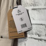 Avalanche Cream-Tan Casual Shorts size Small 4 way stretch with zipped pockets Photo 1