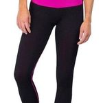 Delfin Women’s Spa Mineral Infused Exercise capris pink & black size Medium Photo 0