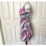 Have pink black and white sleeveless dress Photo 2