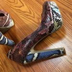 Cosmopolitan  Faux Snakeskin Shaped Pump Size 6 1/2 Photo 5