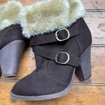 Dream out loud by Selena Gomez Dream Out Loud‎ by Selena Gomez furry boots heels Photo 3