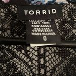 Torrid  Floral Print Chiffon Crochet Insert Top 0X Women’s Blue GUC Photo 3