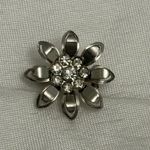Lovely Little Silver Tone Flower Brooch Q Sparkly Rhinestone Center Photo 1