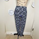 Honey & Lace Soft Stretchy White, Black & Blue Leggings in Size One Size Photo 2