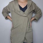 Romeo + Juliet Couture Romeo and Juliet side zip hooded utility jacket. Photo 3