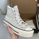 Converse New  Suede Platform High Tops Photo 0