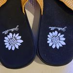 Yellow Box  Women's Feeza Slipper women’s size 8.5 Photo 4