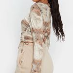 Pretty Little Thing BEIGE JERSEY TIE RUCHED SIDE LONG SLEEVE CROP TOP Photo 1