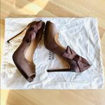 Badgley Mischka Beautiful dressy satin pumps 🔥🔥🔥 Photo 1