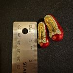 Ruby Red Dorothy Shoes Enamel w Rhinestone Vintage Pin Brooch Jewelry Photo 5