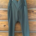 Eddie Bauer Traveler Ankle Pants Photo 1