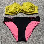 Victoria's Secret Victoria’s Secret Bikini Photo 0