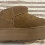 UGG Platform Mini  Boots Chestnut Photo 1