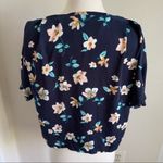 Elodie  floral short sleeve blouse size
XS. Photo 1