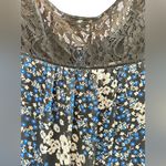 Q&A Floral Print Top. Photo 4