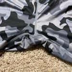 Reebok  sz L cropped yoga legging pants grey and black camo Photo 3