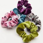 Urban Outfitters Velvet Scrunchie Set Photo 0