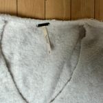 Free People  Creamy White Eyelash Soft Cropped V Neck Sweater Size Small Photo 3
