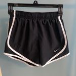 Nike  XS Women's Black & White Running Athletic Lined Shorts Preowned Extra Small Photo 0