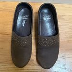 Dansko Mavis Brown Nubuck Leather Studded Slip On Clogs Shoes Size 39 US 9 Photo 1