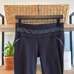 Athleta  Reflective Gray Print Waistband Capri Legging, S Photo 1