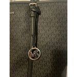 Michael Kors
Quinn Large Signature Logo and Leather Tote Bag Photo 6