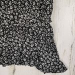 Everleigh NWT Sleeveless Black White Floral Sharkbite Tank Top Size Medium Photo 8