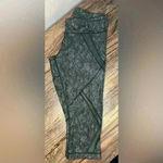 Lululemon  Cool to Street Crop Leggings With Mesh Panels Size 6 Green Leaf Print Photo 3