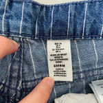 NWOT | Women’s regular waist striped denim shorts — size 4‎ Blue Photo 4
