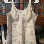 Ruby Ribbon Camouflage Built Photo 0