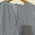 Maeve Anthropologie Women’s Blouse Front Tie Puff Sleeve
Size xxs Photo 6