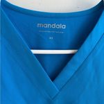 Mandala NEW WITH TAGS 6‎ Pocket Scrub Top XS nurse workwear hospital uniform Blue Photo 1