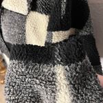 American Eagle Womens Black White Plaid Teddy Sherpa Full Zip Jacket sz XL Photo 4