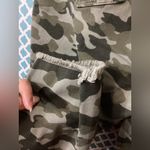 Old Navy  Rockstar women’s Camouflage Pants size 14 Photo 4